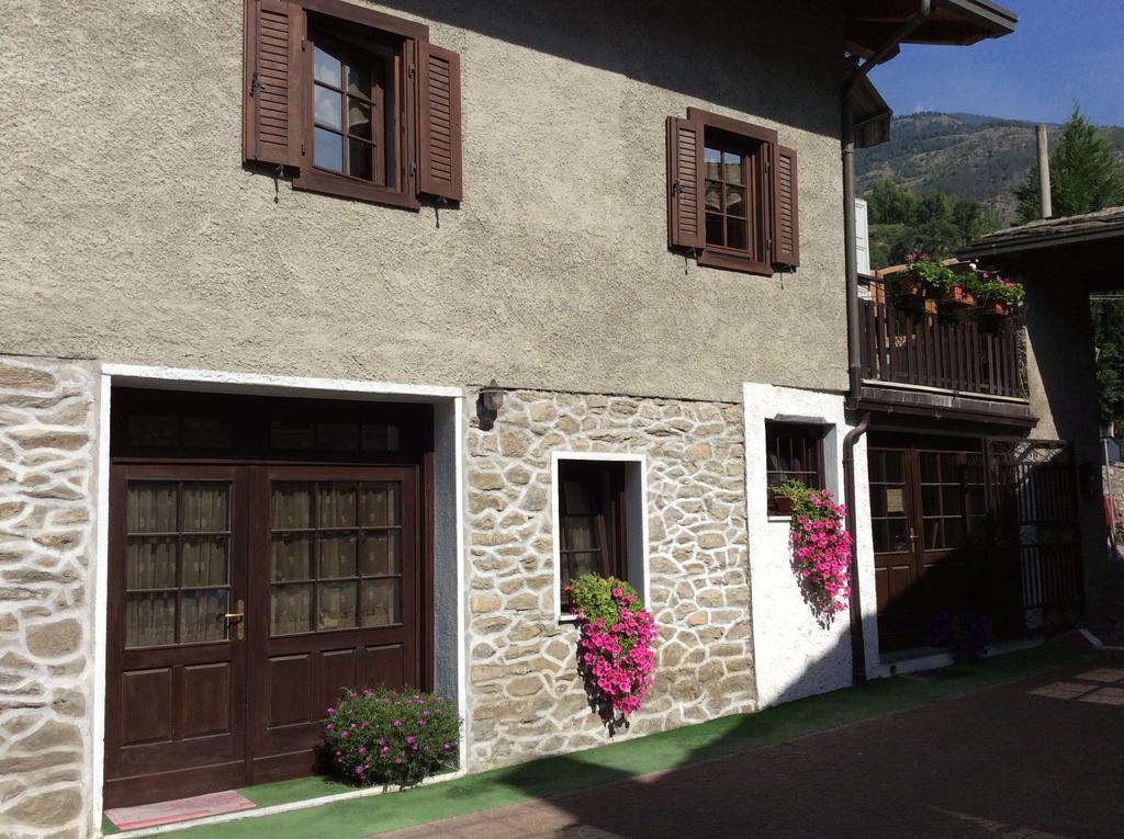 B&B La Vieille Meison De Pappa Sarre Buitenkant foto